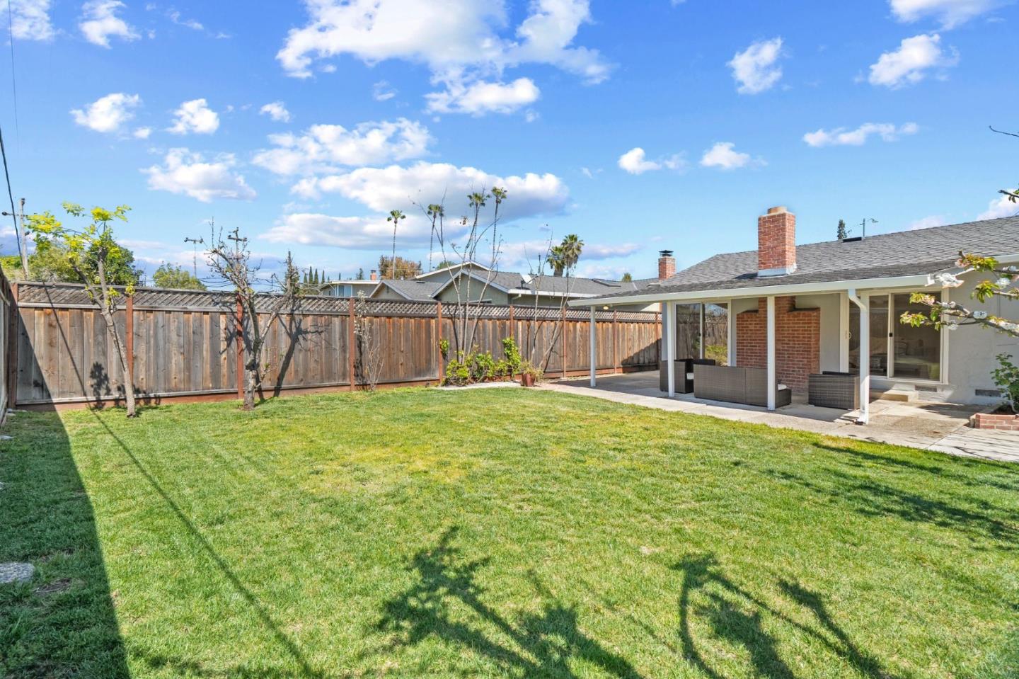 Detail Gallery Image 25 of 29 For 5571 Sunny Oaks Dr, San Jose,  CA 95123 - 3 Beds | 2 Baths