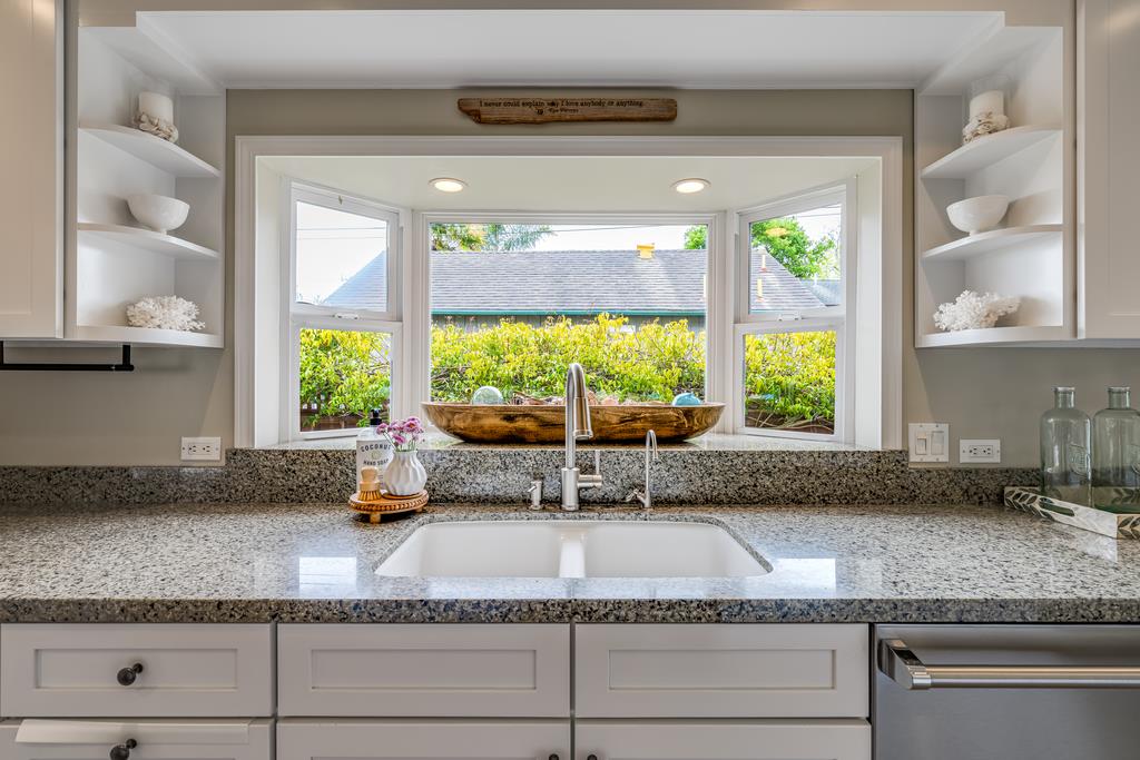 Detail Gallery Image 10 of 57 For 509 36th Ave, Santa Cruz,  CA 95062 - 3 Beds | 2 Baths