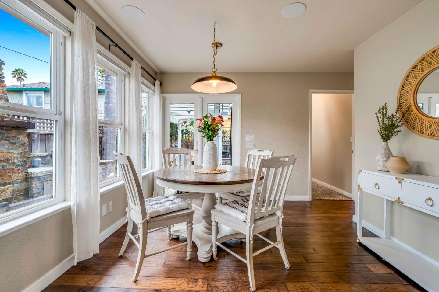 Detail Gallery Image 11 of 57 For 509 36th Ave, Santa Cruz,  CA 95062 - 3 Beds | 2 Baths