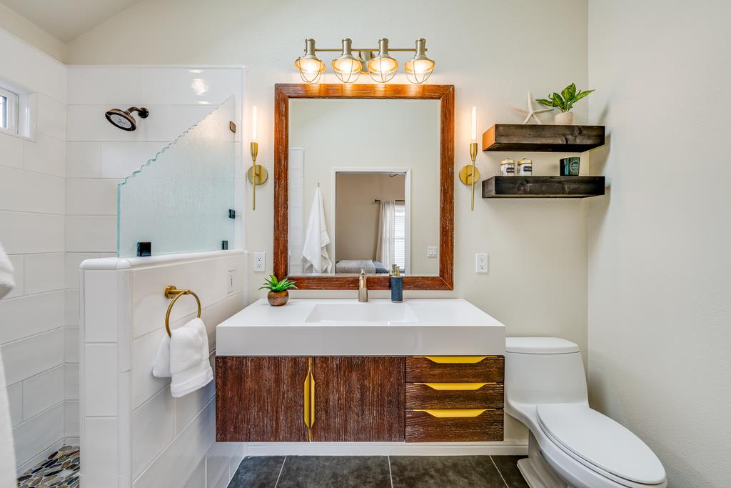 Detail Gallery Image 19 of 57 For 509 36th Ave, Santa Cruz,  CA 95062 - 3 Beds | 2 Baths
