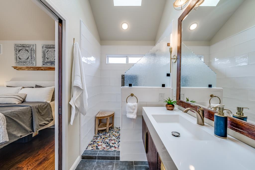 Detail Gallery Image 20 of 57 For 509 36th Ave, Santa Cruz,  CA 95062 - 3 Beds | 2 Baths