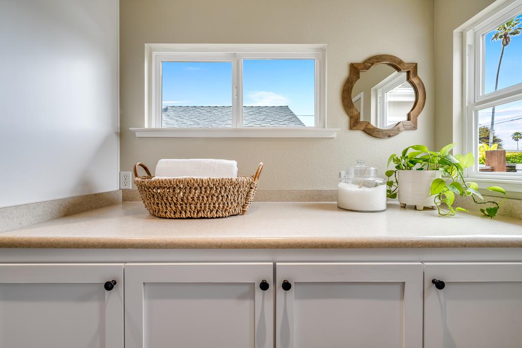 Detail Gallery Image 25 of 57 For 509 36th Ave, Santa Cruz,  CA 95062 - 3 Beds | 2 Baths