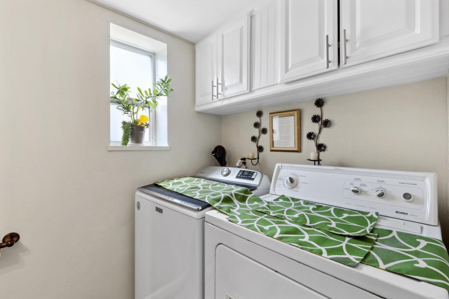 Detail Gallery Image 11 of 24 For 3137 Seacrest Ave #5,  Marina,  CA 93933 - 3 Beds | 2/1 Baths