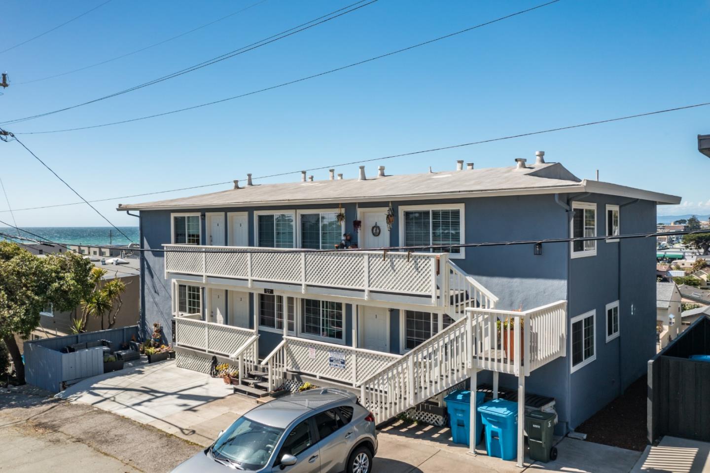 Detail Gallery Image 2 of 18 For 127 Hilton Way, Pacifica,  CA 94044 - – Beds | – Baths