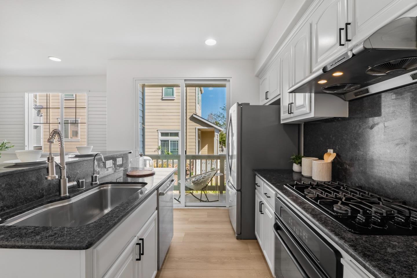 Detail Gallery Image 17 of 56 For 10154 Imperial Ave, Cupertino,  CA 95014 - 3 Beds | 2/1 Baths
