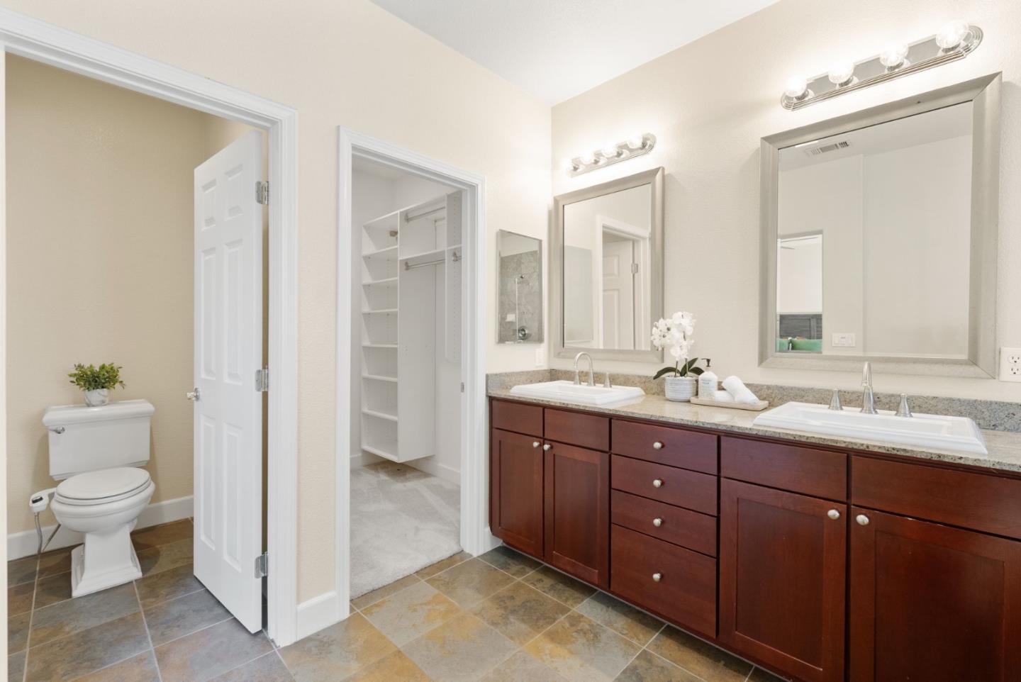 Detail Gallery Image 10 of 31 For 835 Gaspar Vis, San Jose,  CA 95126 - 4 Beds | 3/1 Baths