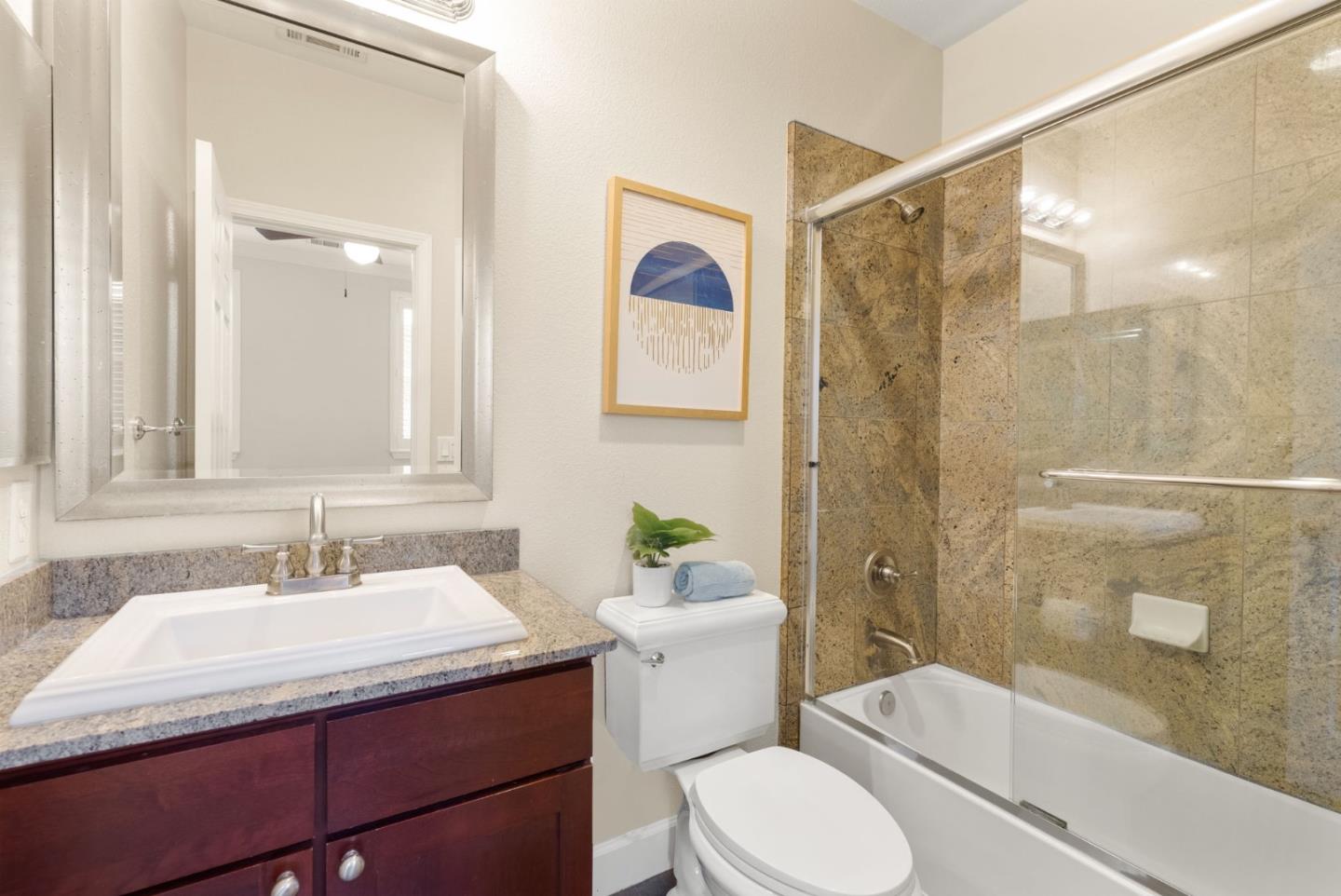 Detail Gallery Image 13 of 31 For 835 Gaspar Vis, San Jose,  CA 95126 - 4 Beds | 3/1 Baths