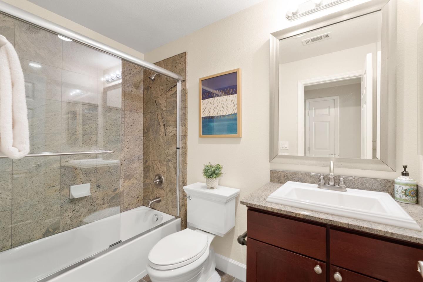 Detail Gallery Image 15 of 31 For 835 Gaspar Vis, San Jose,  CA 95126 - 4 Beds | 3/1 Baths