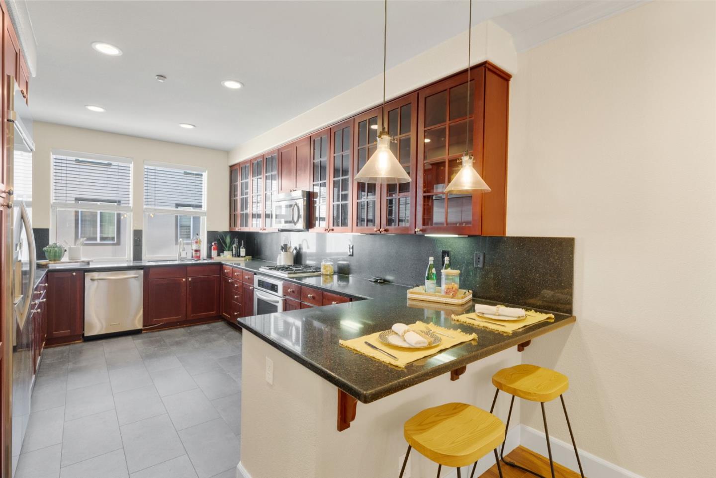 Detail Gallery Image 2 of 31 For 835 Gaspar Vis, San Jose,  CA 95126 - 4 Beds | 3/1 Baths