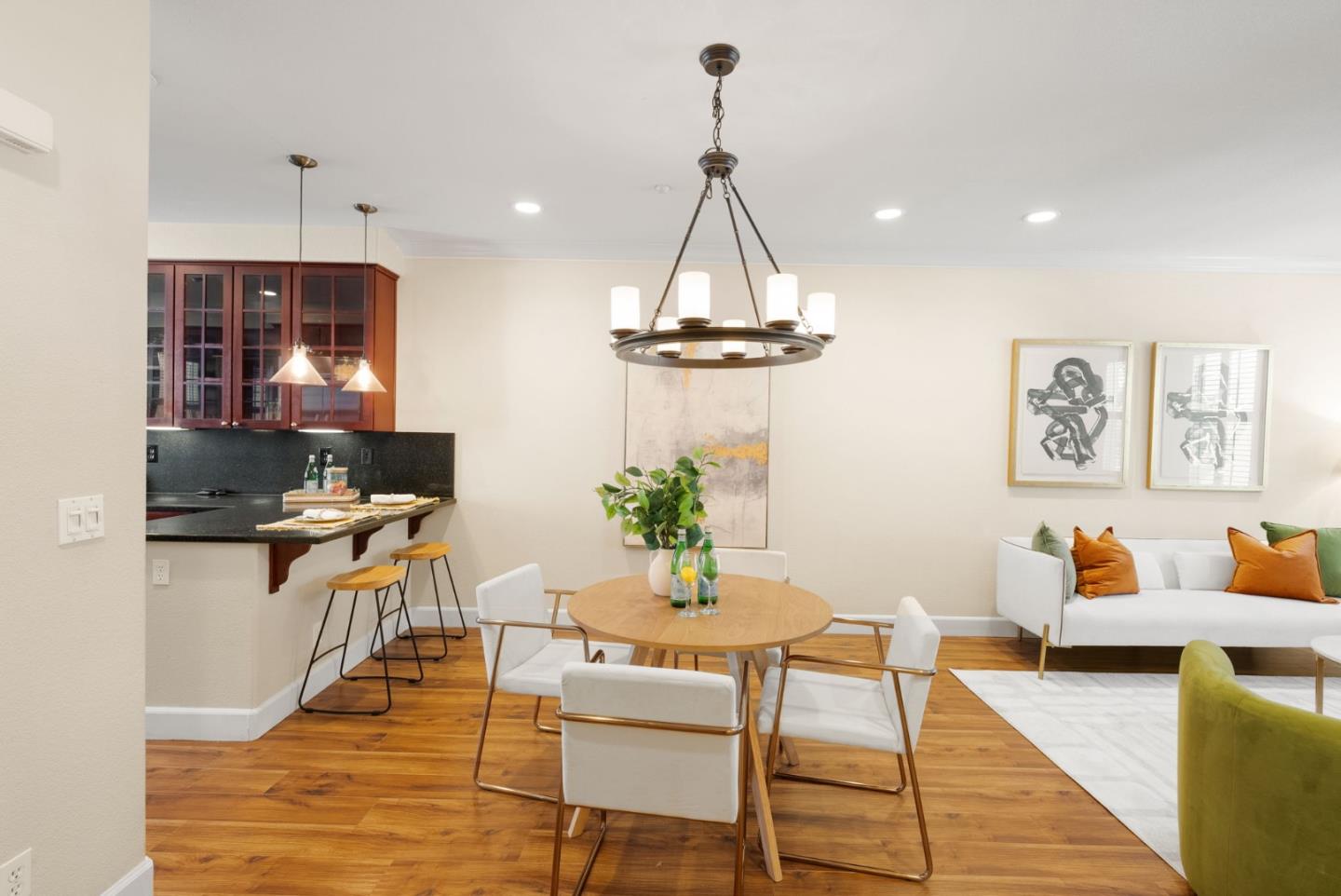 Detail Gallery Image 7 of 31 For 835 Gaspar Vis, San Jose,  CA 95126 - 4 Beds | 3/1 Baths
