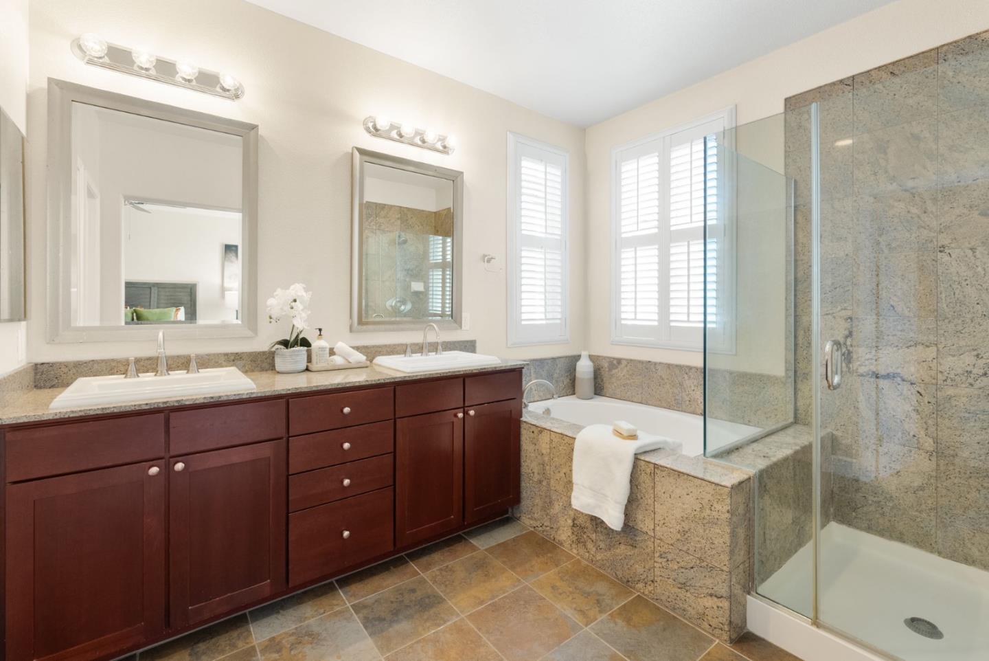 Detail Gallery Image 9 of 31 For 835 Gaspar Vis, San Jose,  CA 95126 - 4 Beds | 3/1 Baths