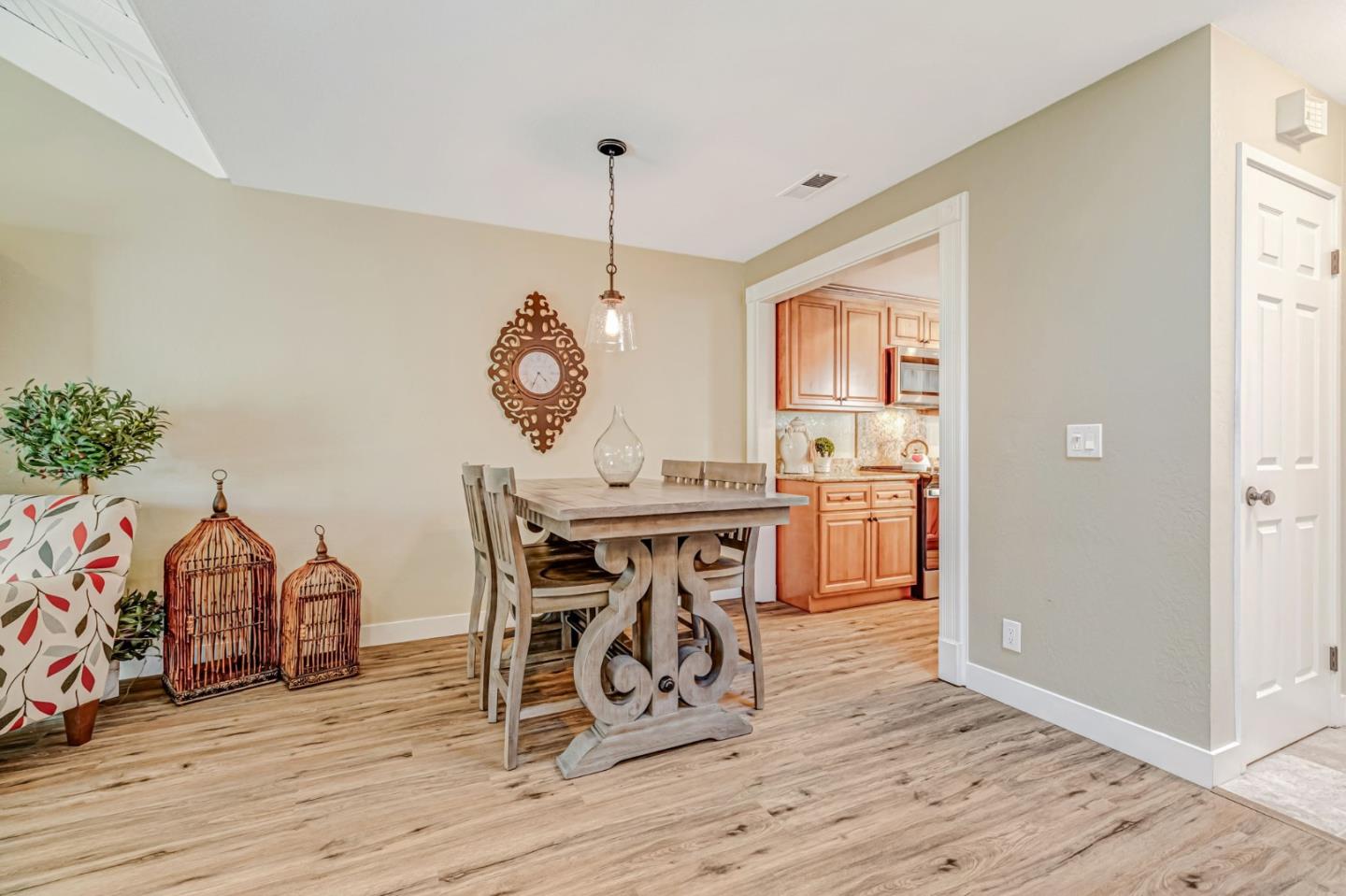 Detail Gallery Image 11 of 35 For 6094 Montgomery Ct, San Jose,  CA 95135 - 2 Beds | 1 Baths