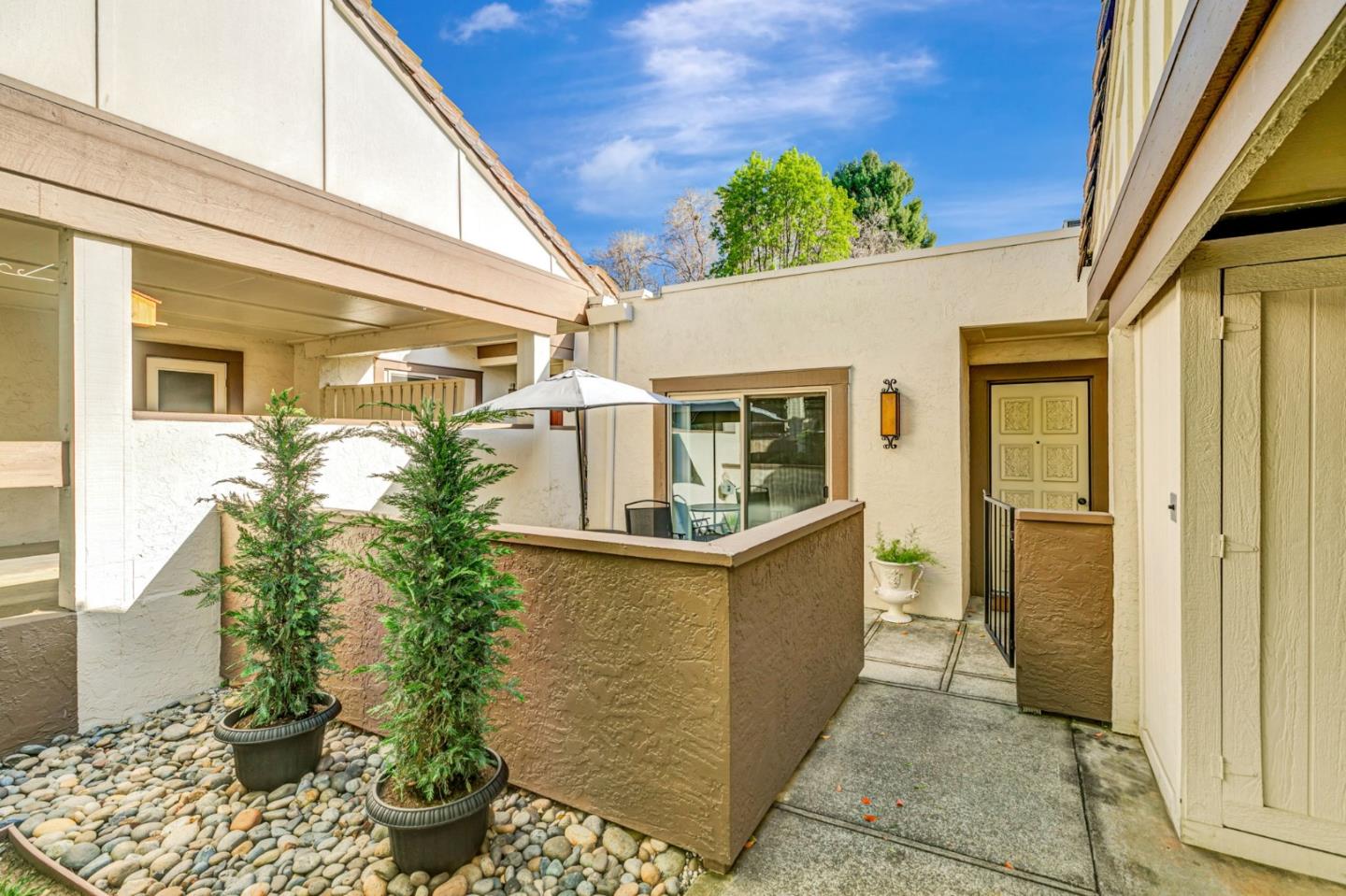 Detail Gallery Image 2 of 35 For 6094 Montgomery Ct, San Jose,  CA 95135 - 2 Beds | 1 Baths