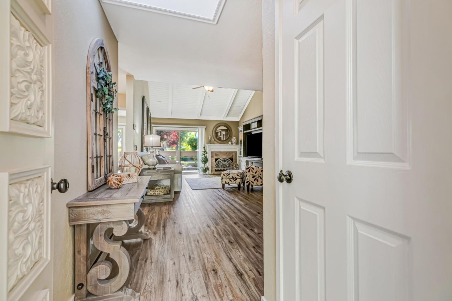 Detail Gallery Image 5 of 35 For 6094 Montgomery Ct, San Jose,  CA 95135 - 2 Beds | 1 Baths