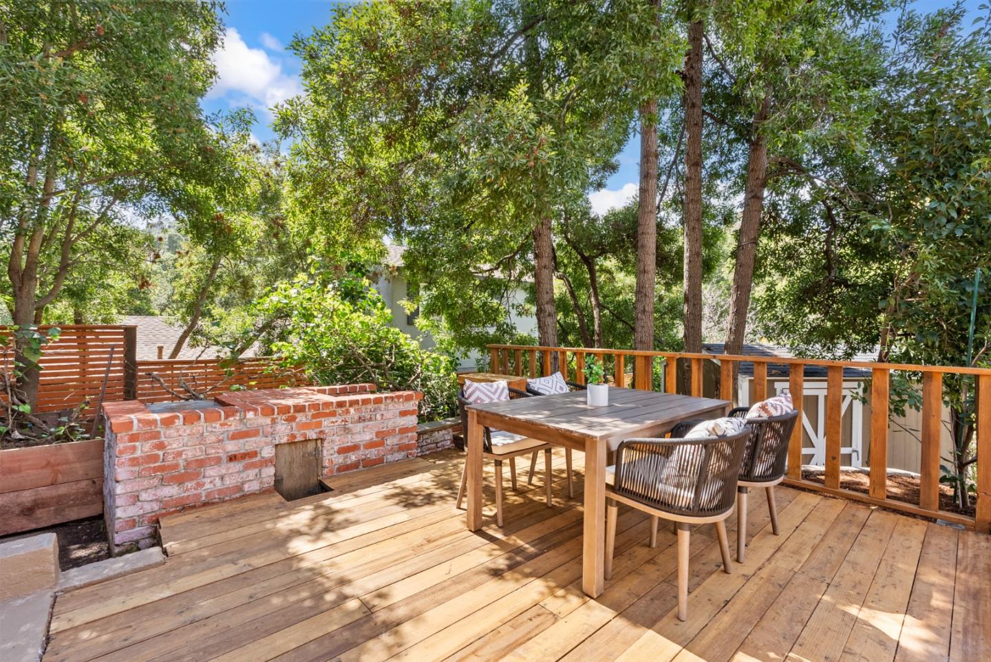 Detail Gallery Image 11 of 52 For 244 Chesham Ave, San Carlos,  CA 94070 - 4 Beds | 2/1 Baths