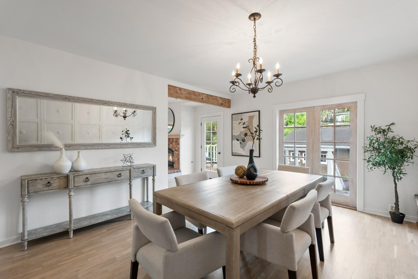 Detail Gallery Image 17 of 52 For 244 Chesham Ave, San Carlos,  CA 94070 - 4 Beds | 2/1 Baths