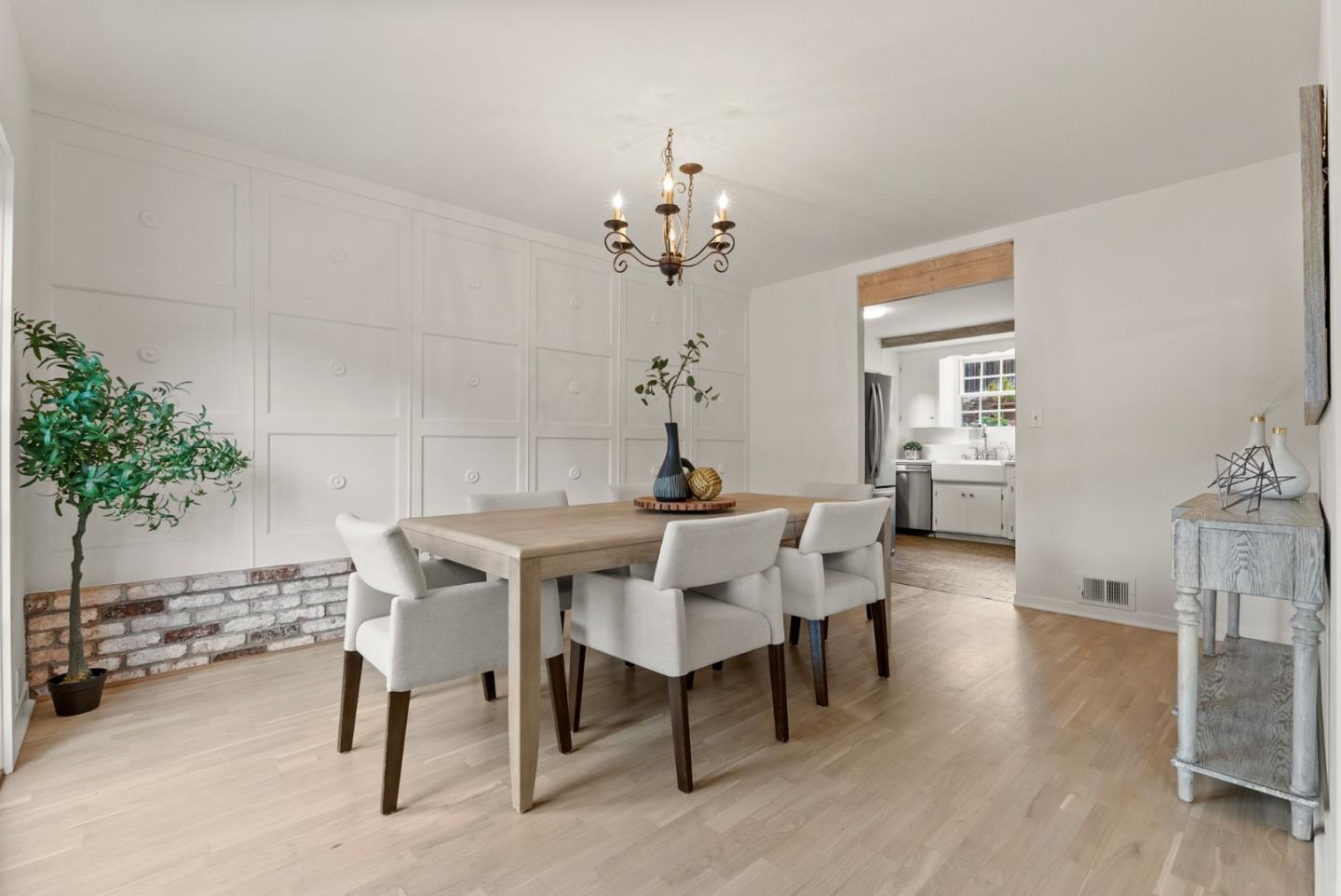 Detail Gallery Image 18 of 52 For 244 Chesham Ave, San Carlos,  CA 94070 - 4 Beds | 2/1 Baths