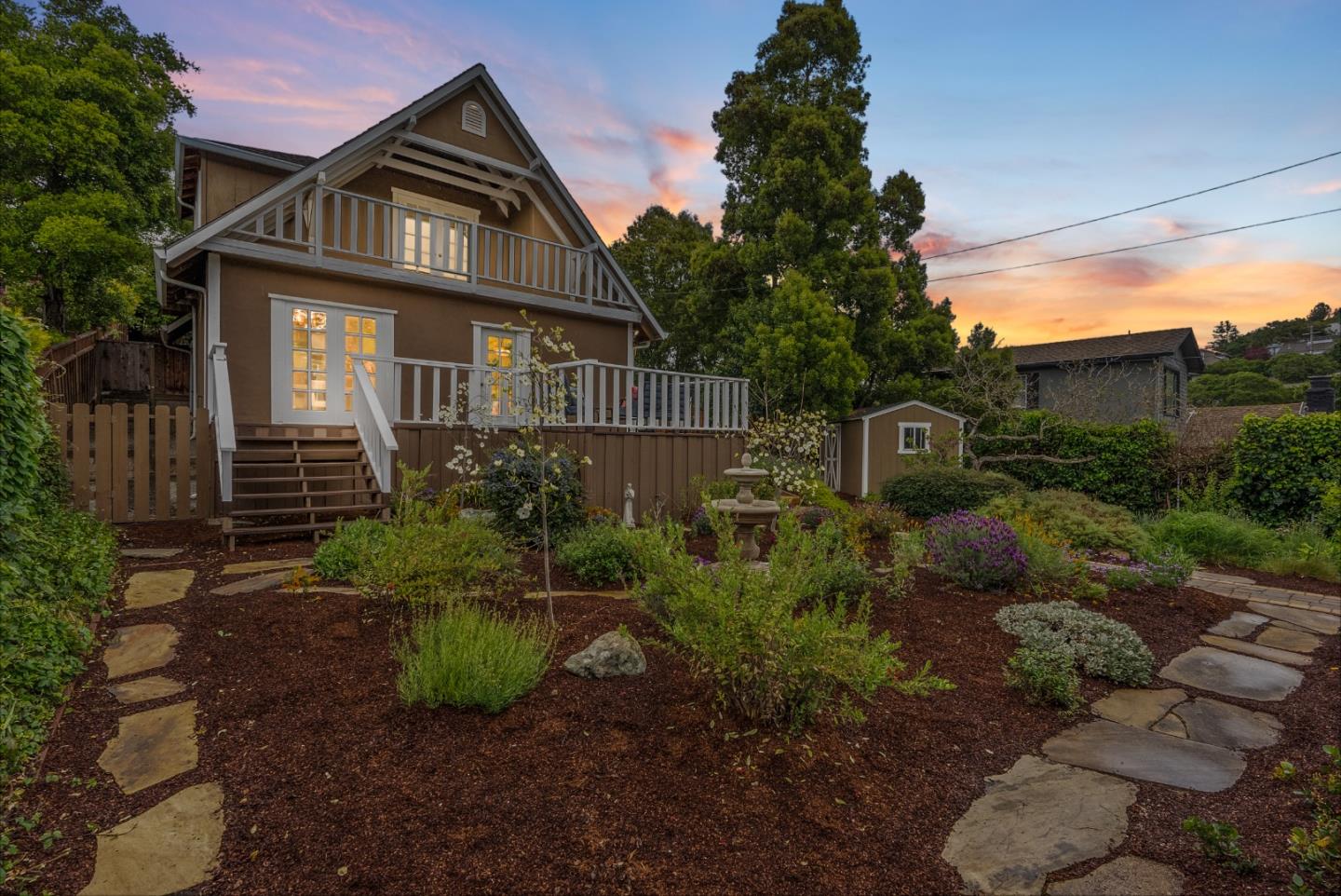 Detail Gallery Image 2 of 52 For 244 Chesham Ave, San Carlos,  CA 94070 - 4 Beds | 2/1 Baths