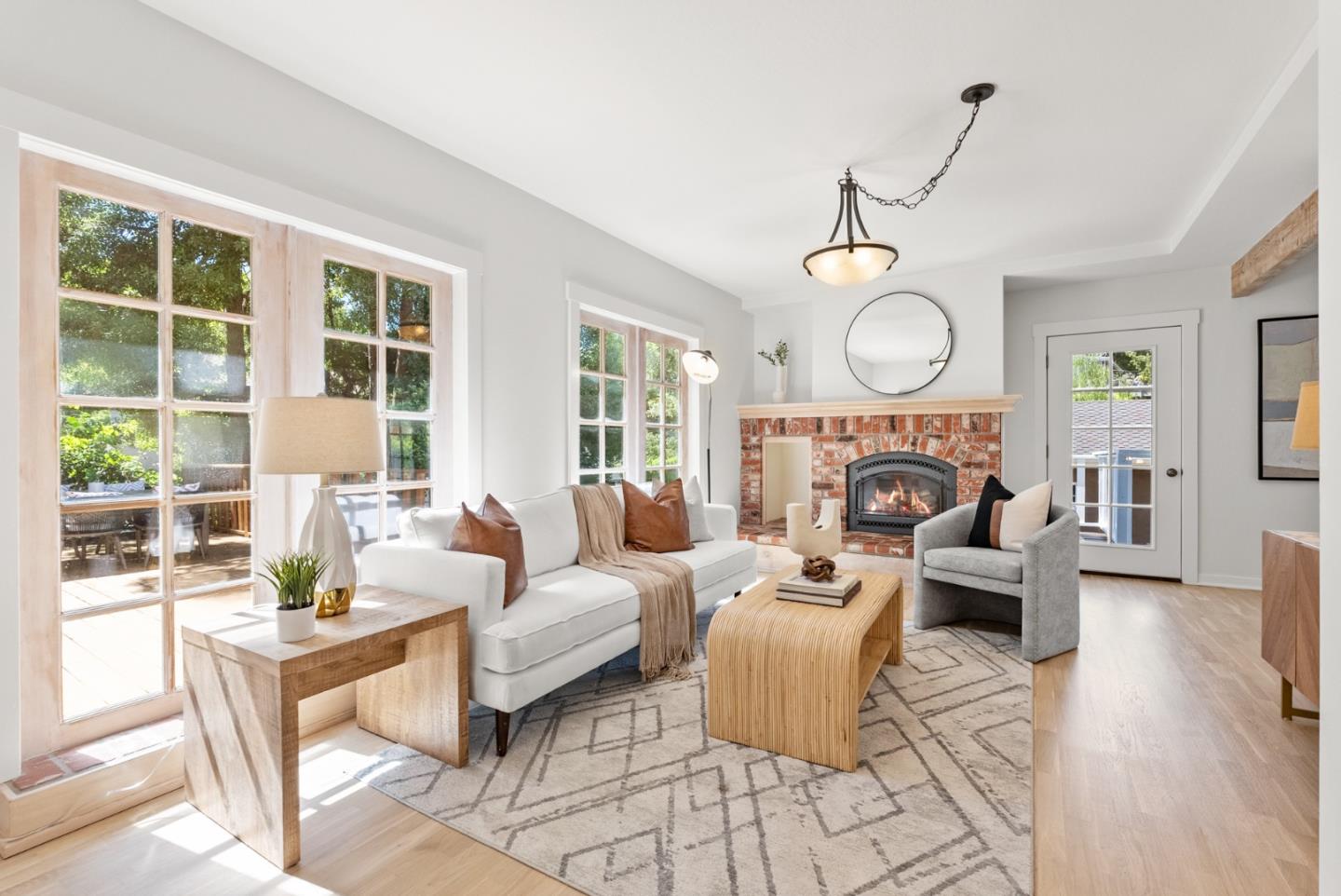 Detail Gallery Image 20 of 52 For 244 Chesham Ave, San Carlos,  CA 94070 - 4 Beds | 2/1 Baths