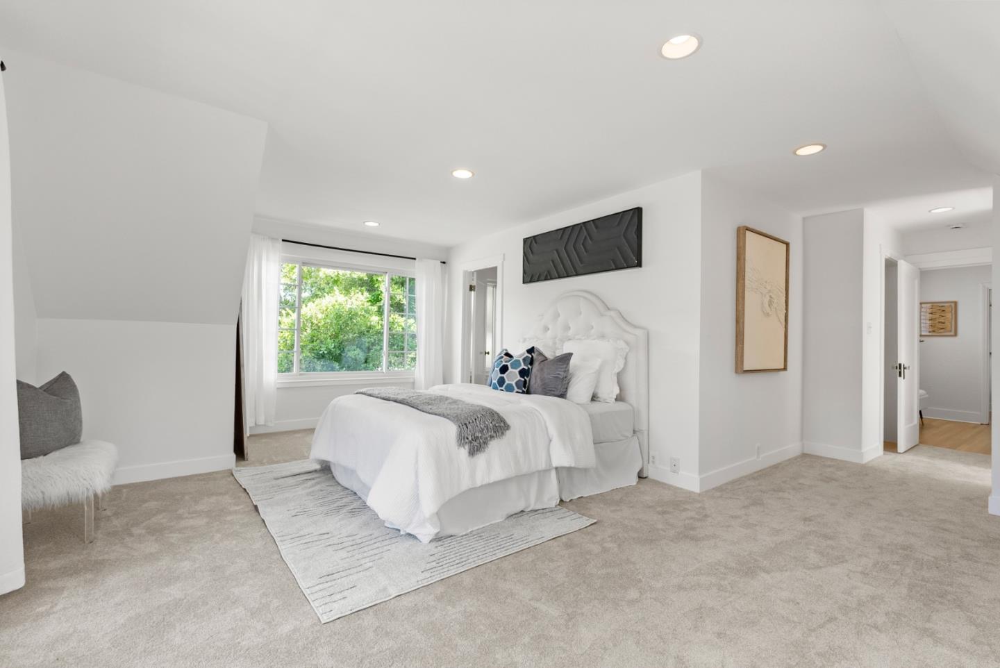 Detail Gallery Image 28 of 52 For 244 Chesham Ave, San Carlos,  CA 94070 - 4 Beds | 2/1 Baths