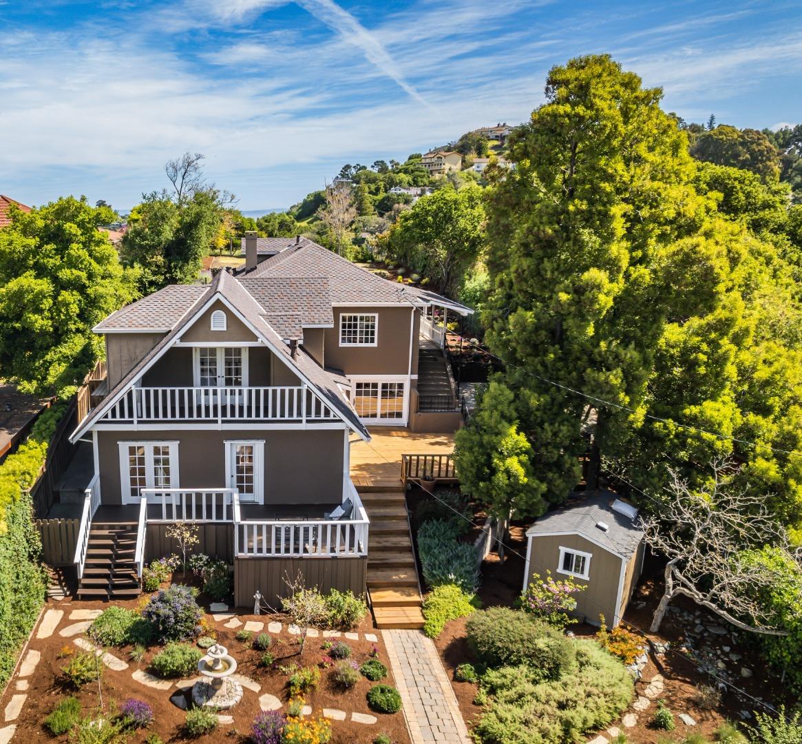 Detail Gallery Image 4 of 52 For 244 Chesham Ave, San Carlos,  CA 94070 - 4 Beds | 2/1 Baths