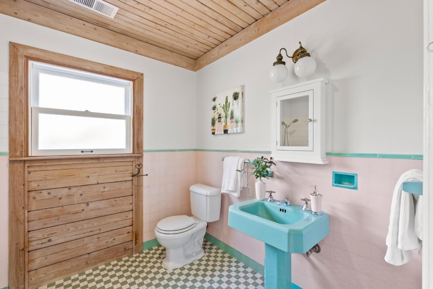 Detail Gallery Image 40 of 52 For 244 Chesham Ave, San Carlos,  CA 94070 - 4 Beds | 2/1 Baths