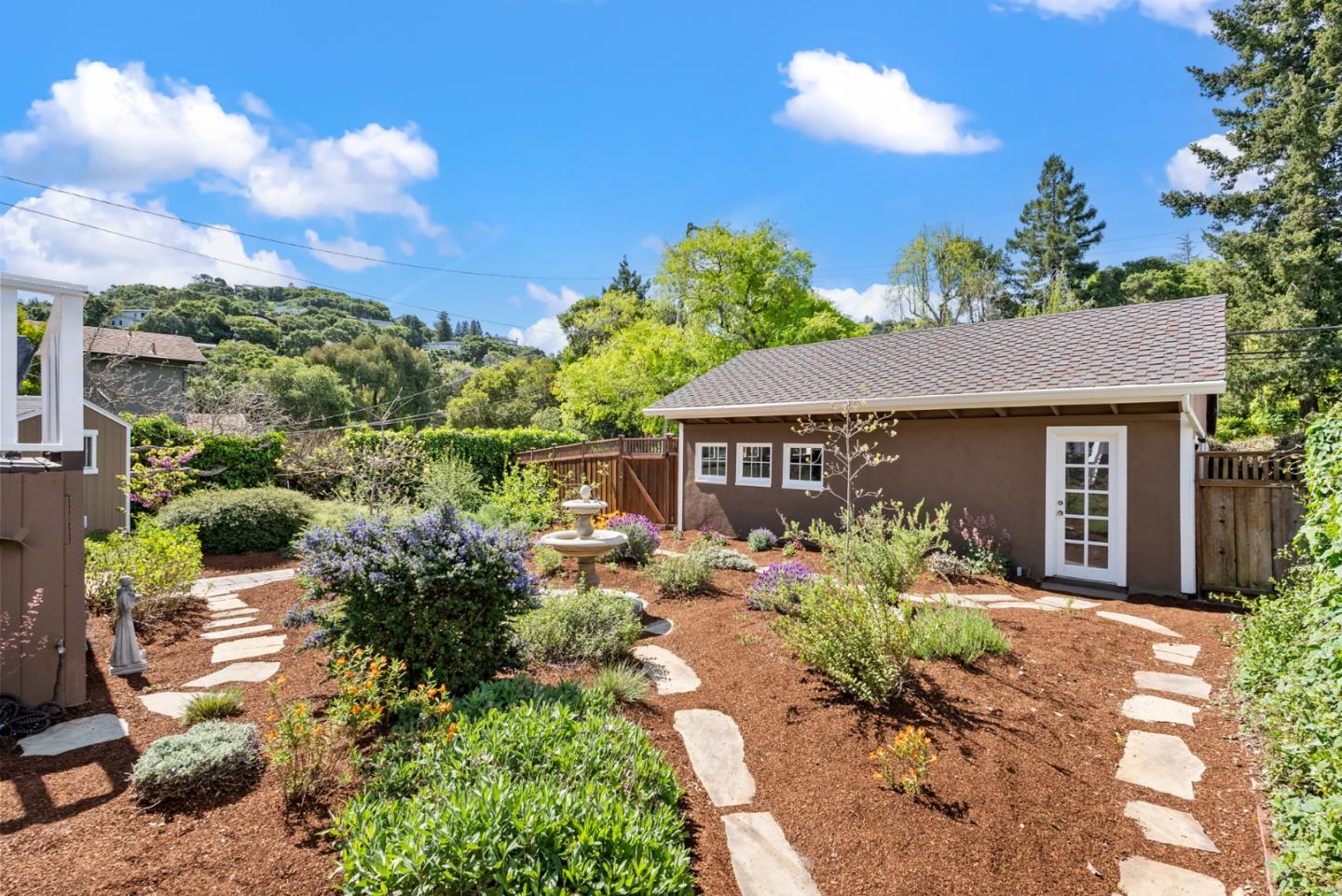 Detail Gallery Image 48 of 52 For 244 Chesham Ave, San Carlos,  CA 94070 - 4 Beds | 2/1 Baths