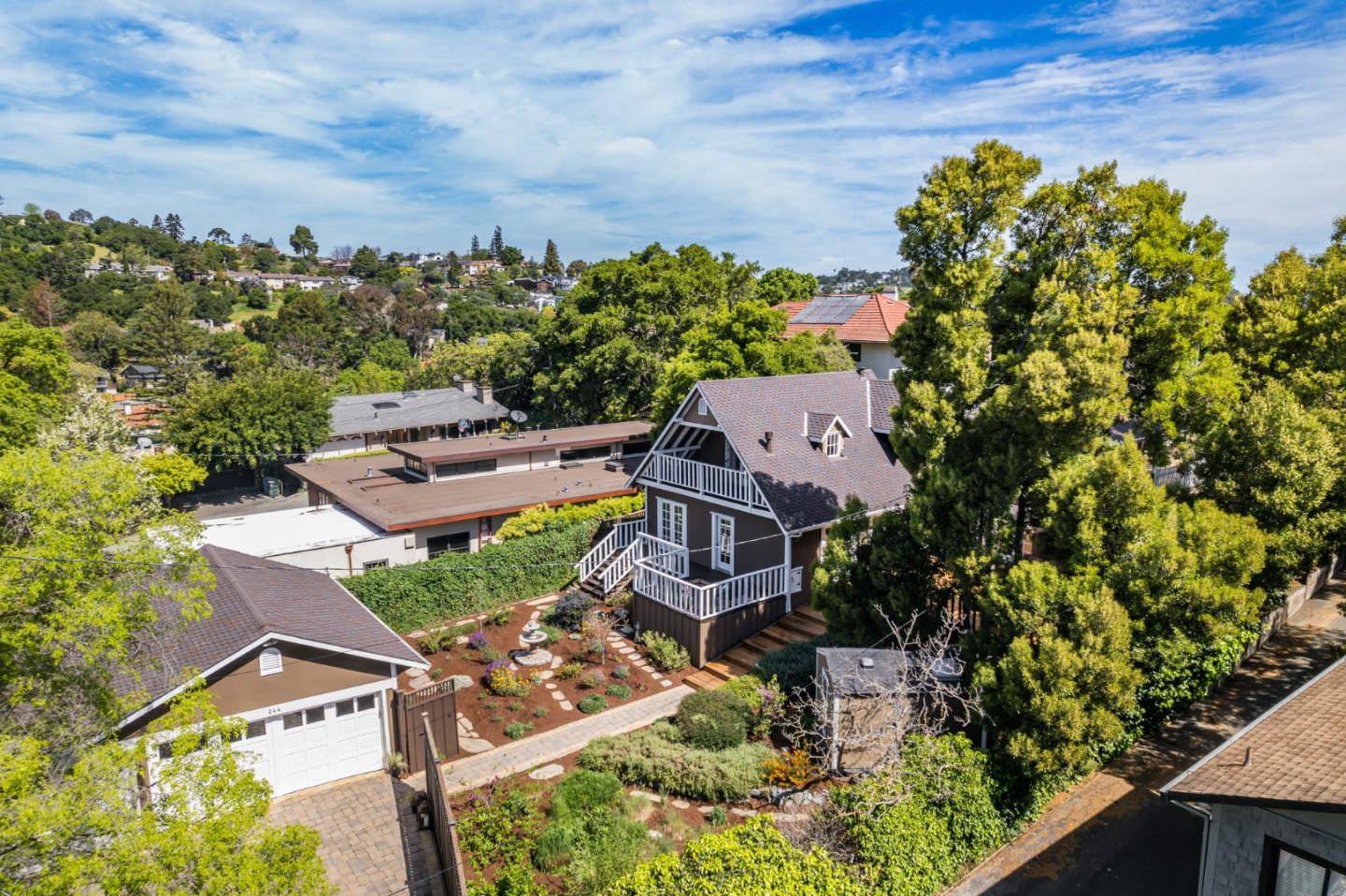 Detail Gallery Image 50 of 52 For 244 Chesham Ave, San Carlos,  CA 94070 - 4 Beds | 2/1 Baths