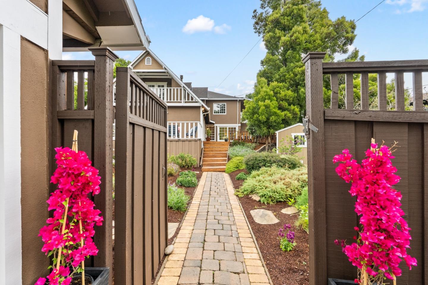 Detail Gallery Image 6 of 52 For 244 Chesham Ave, San Carlos,  CA 94070 - 4 Beds | 2/1 Baths