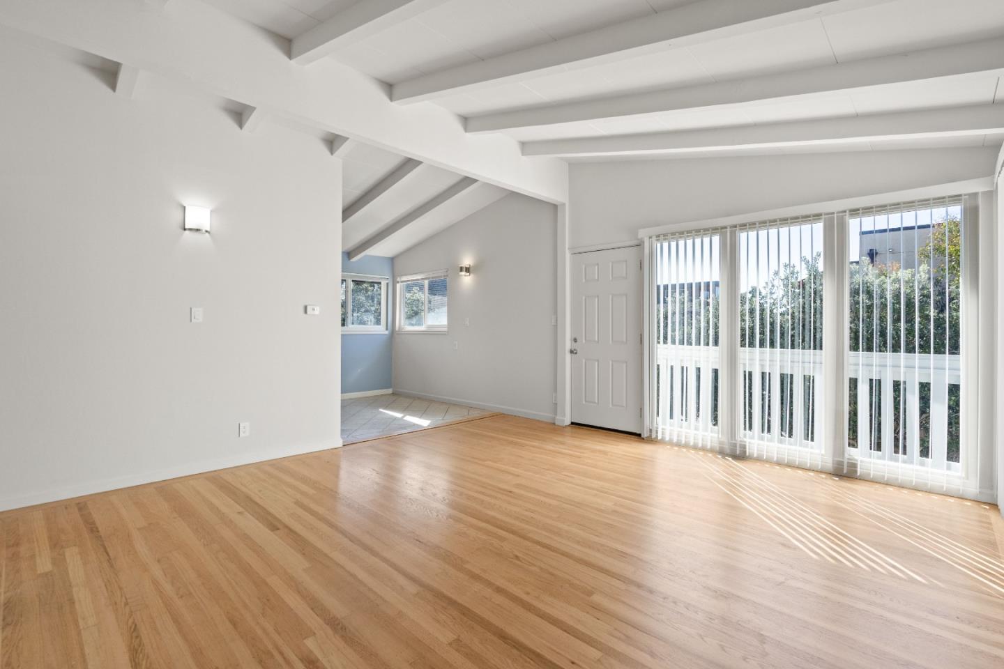 Detail Gallery Image 6 of 13 For 2408 Palmetto Ave, Pacifica,  CA 94044 - – Beds | – Baths