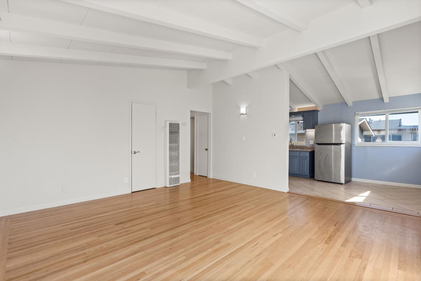 Detail Gallery Image 7 of 13 For 2408 Palmetto Ave, Pacifica,  CA 94044 - – Beds | – Baths