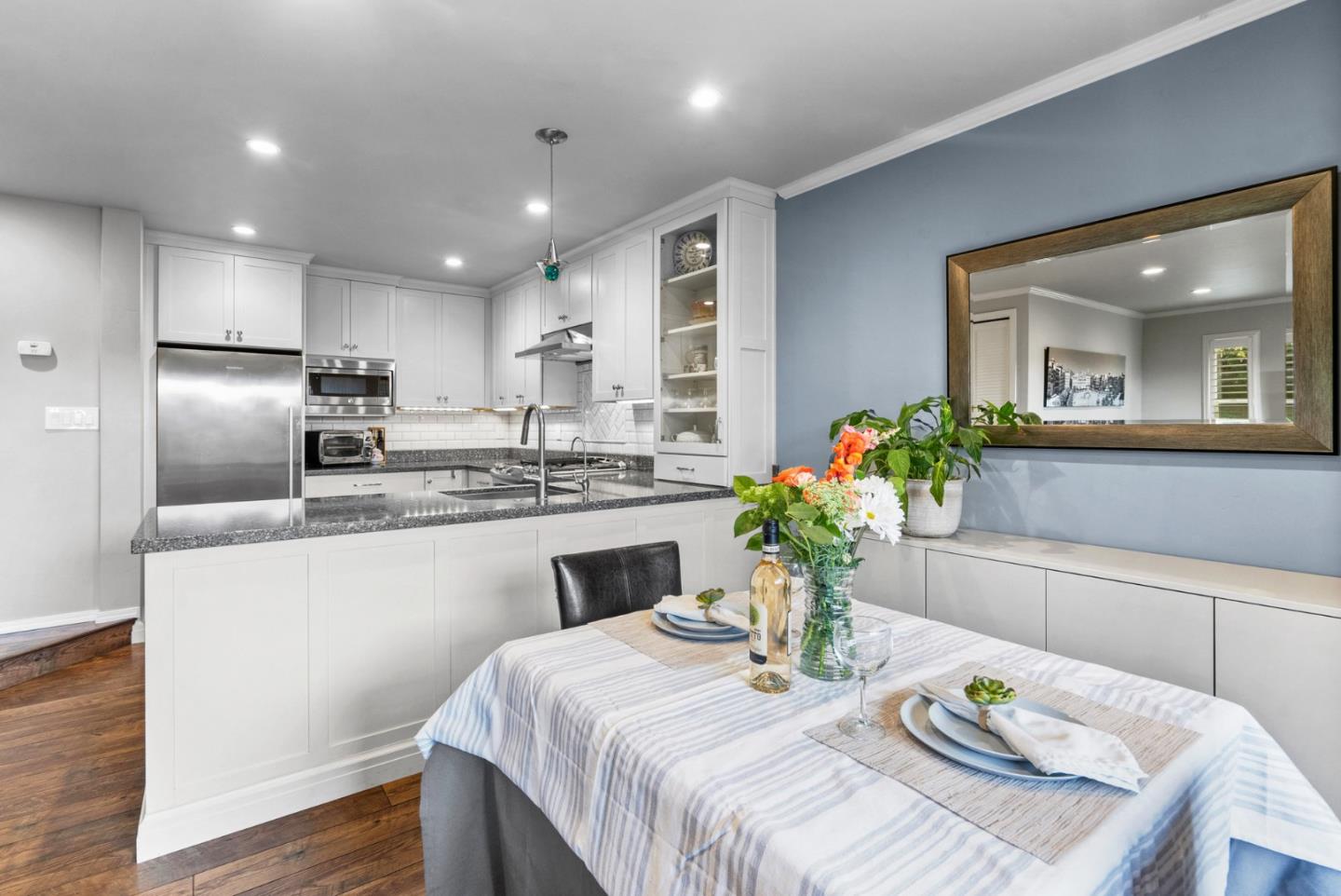 Detail Gallery Image 11 of 54 For 3071 Arlington Dr, Aptos,  CA 95003 - 3 Beds | 2/1 Baths