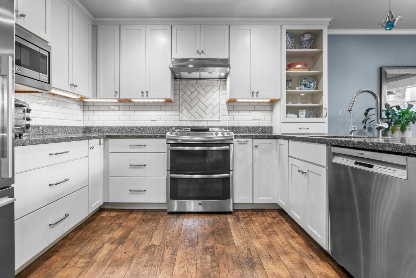 Detail Gallery Image 14 of 54 For 3071 Arlington Dr, Aptos,  CA 95003 - 3 Beds | 2/1 Baths