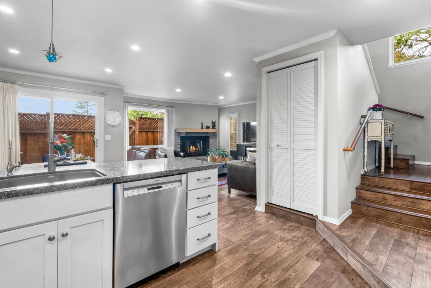 Detail Gallery Image 18 of 54 For 3071 Arlington Dr, Aptos,  CA 95003 - 3 Beds | 2/1 Baths