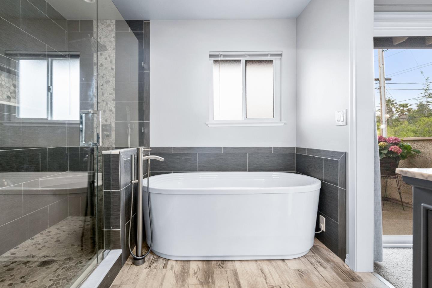 Detail Gallery Image 25 of 54 For 3071 Arlington Dr, Aptos,  CA 95003 - 3 Beds | 2/1 Baths