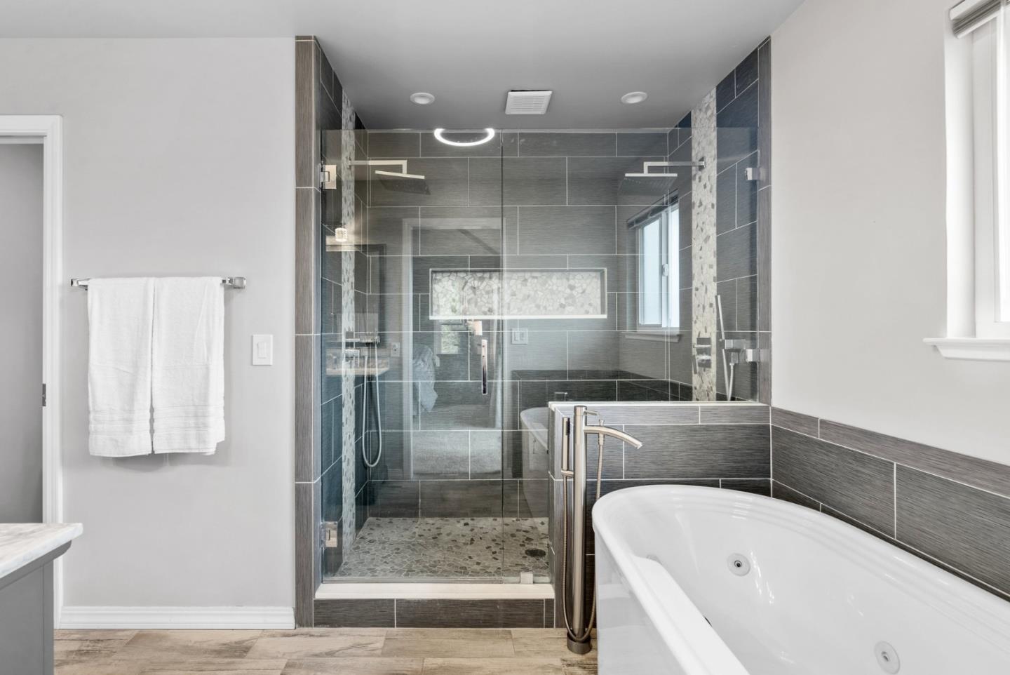 Detail Gallery Image 28 of 54 For 3071 Arlington Dr, Aptos,  CA 95003 - 3 Beds | 2/1 Baths