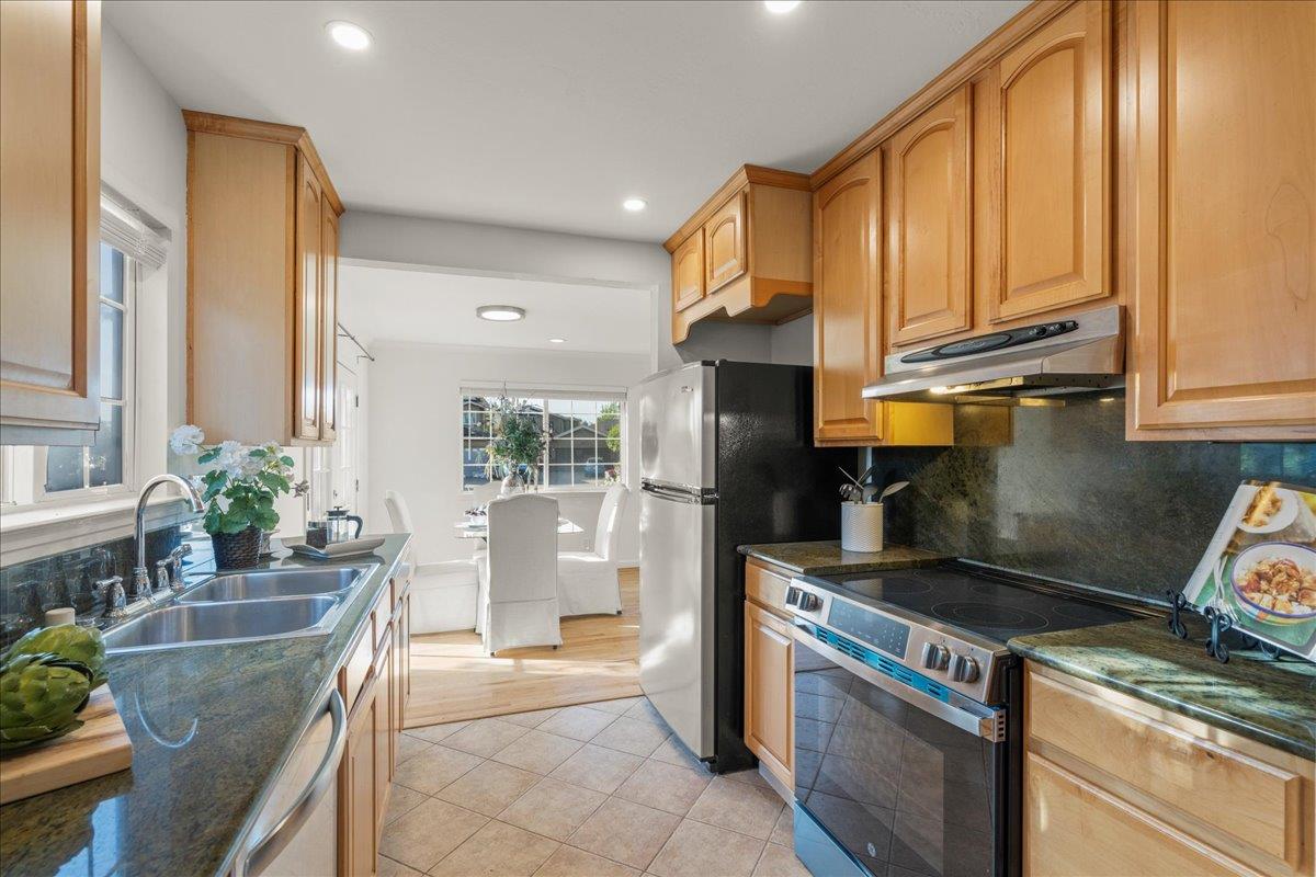 Detail Gallery Image 15 of 39 For 5494 Mary Jo Ct, San Jose,  CA 95124 - 3 Beds | 2 Baths