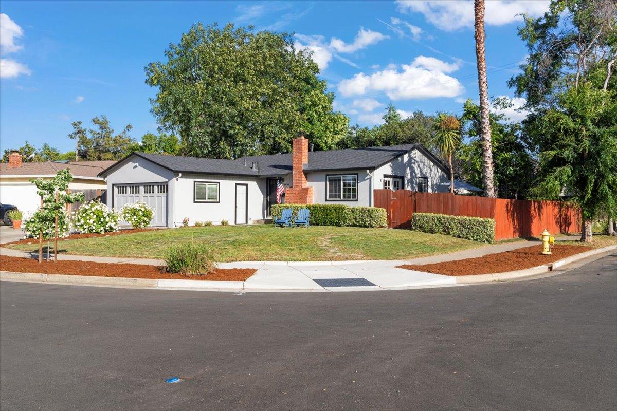 Detail Gallery Image 2 of 39 For 5494 Mary Jo Ct, San Jose,  CA 95124 - 3 Beds | 2 Baths