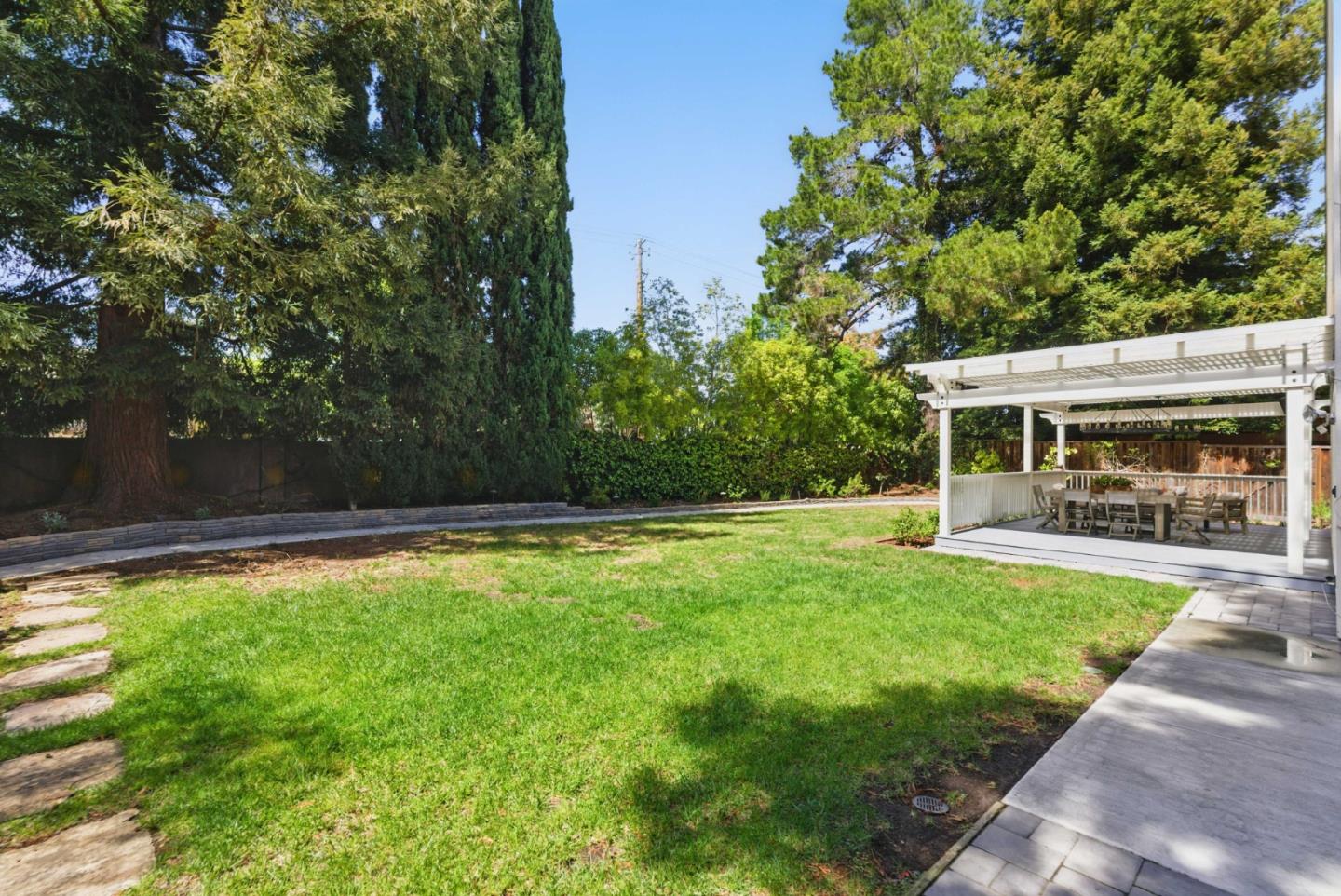 Detail Gallery Image 23 of 25 For 418 Foxborough Dr, Mountain View,  CA 94041 - 4 Beds | 2 Baths