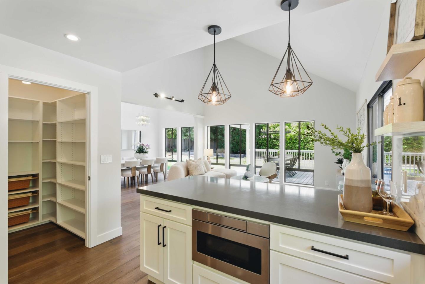 Detail Gallery Image 7 of 25 For 418 Foxborough Dr, Mountain View,  CA 94041 - 4 Beds | 2 Baths