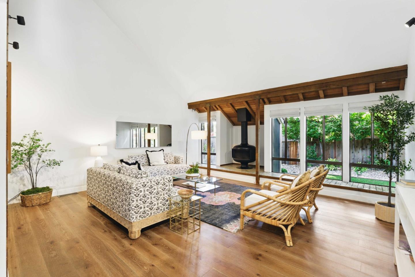 Detail Gallery Image 9 of 25 For 418 Foxborough Dr, Mountain View,  CA 94041 - 4 Beds | 2 Baths