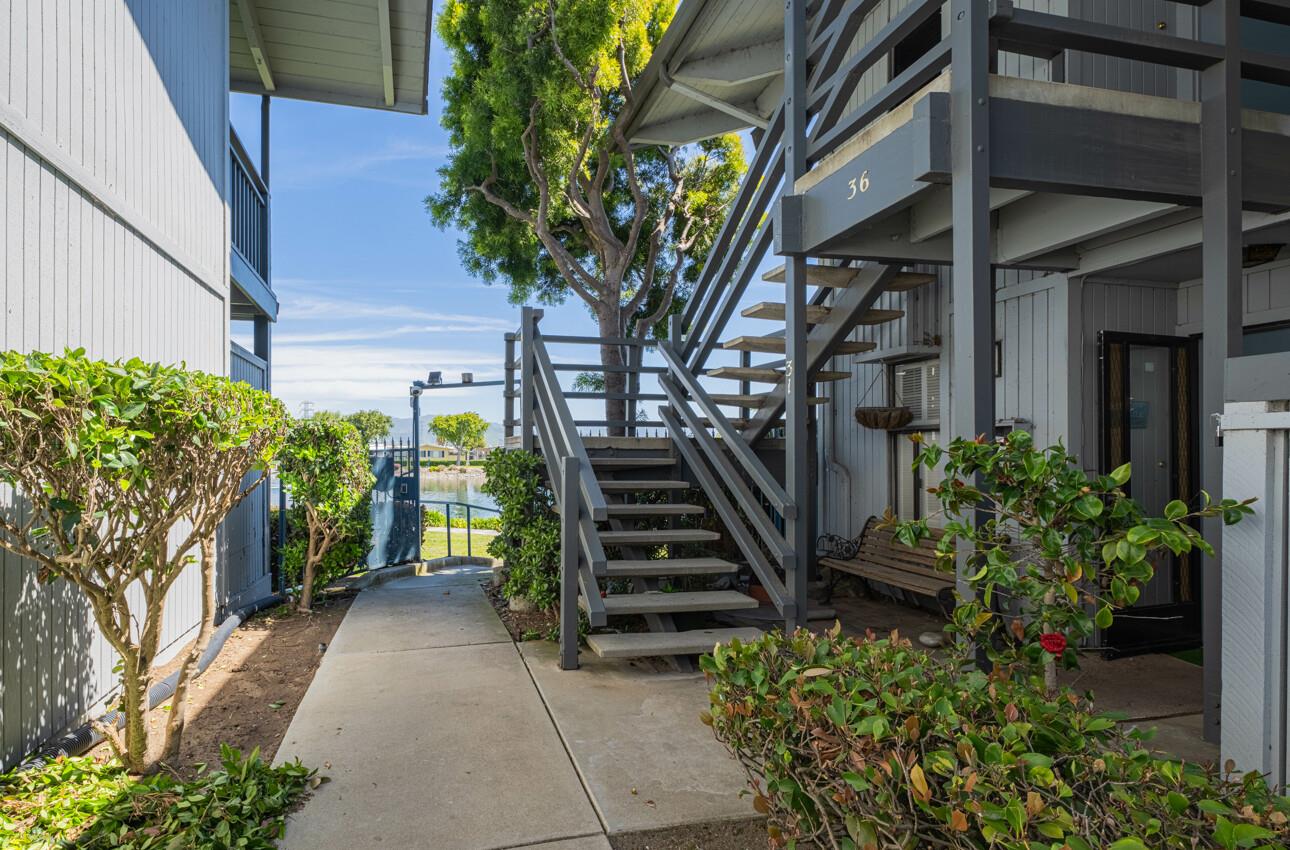 Detail Gallery Image 2 of 42 For 174 Kern St #36,  Salinas,  CA 93905 - 2 Beds | 2 Baths
