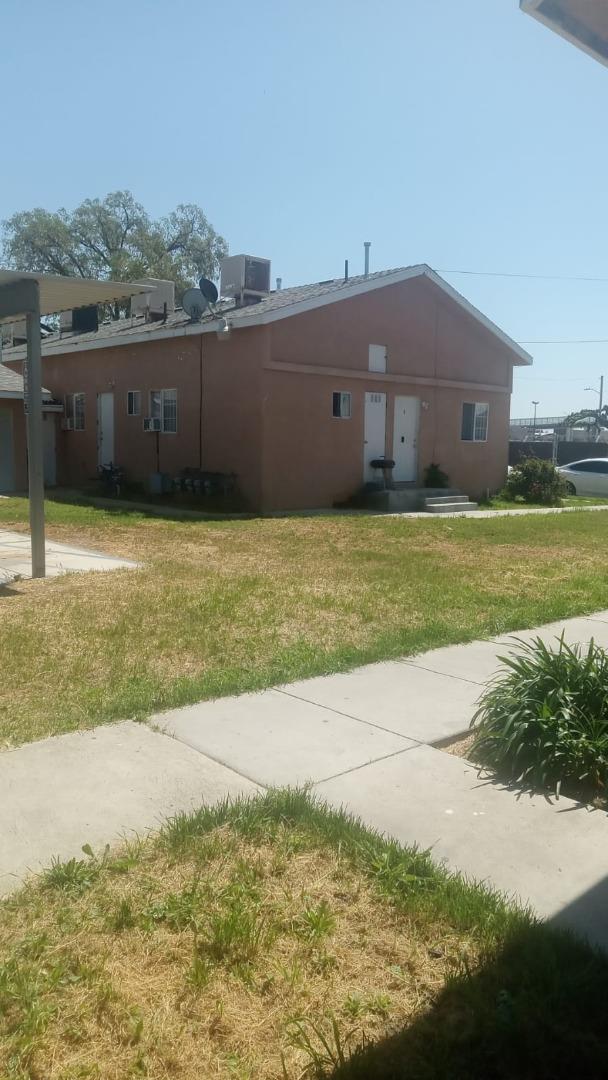 Detail Gallery Image 5 of 8 For 601 N I St, Tulare,  CA 93274 - – Beds | – Baths