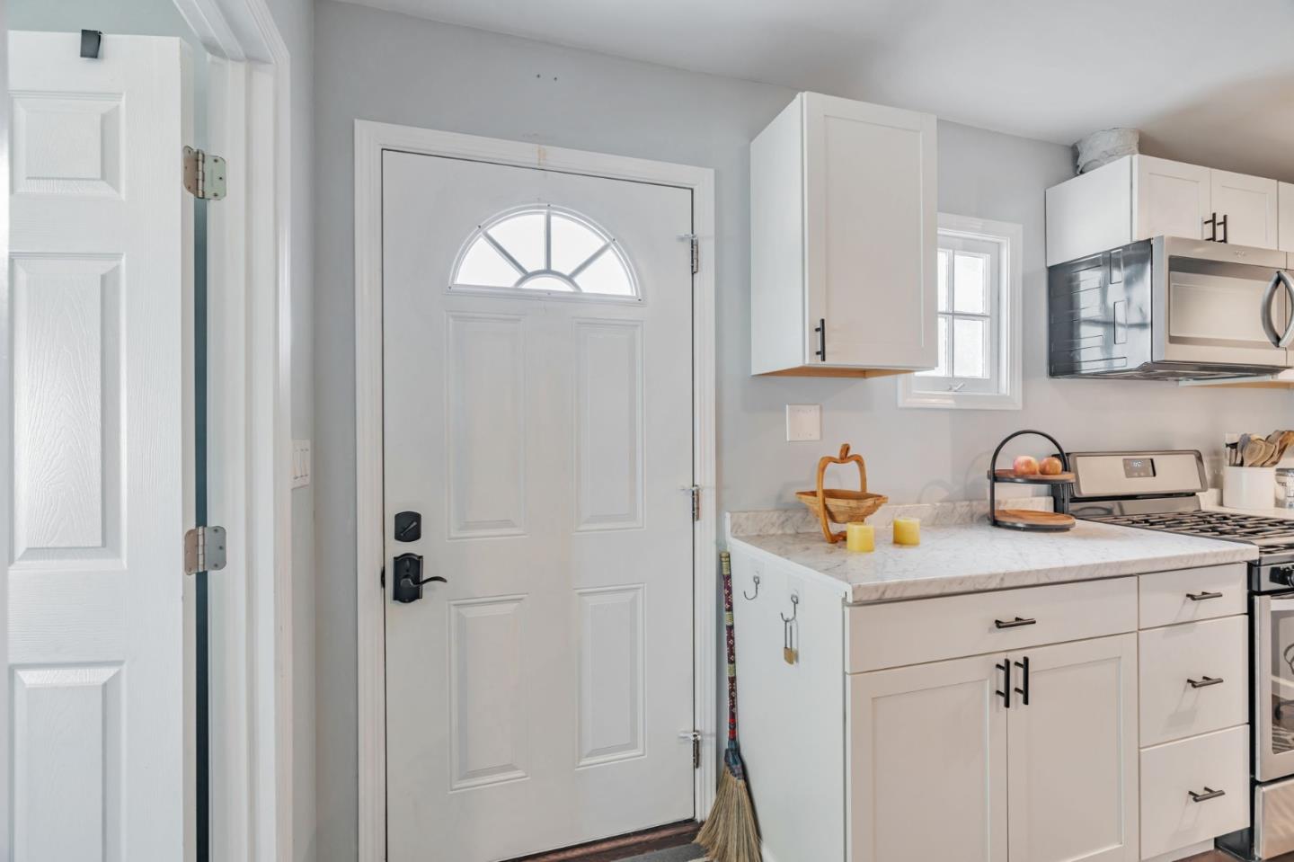 Detail Gallery Image 11 of 37 For 127 Gardiner Ave a,  South San Francisco,  CA 94080 - 1 Beds | 1 Baths