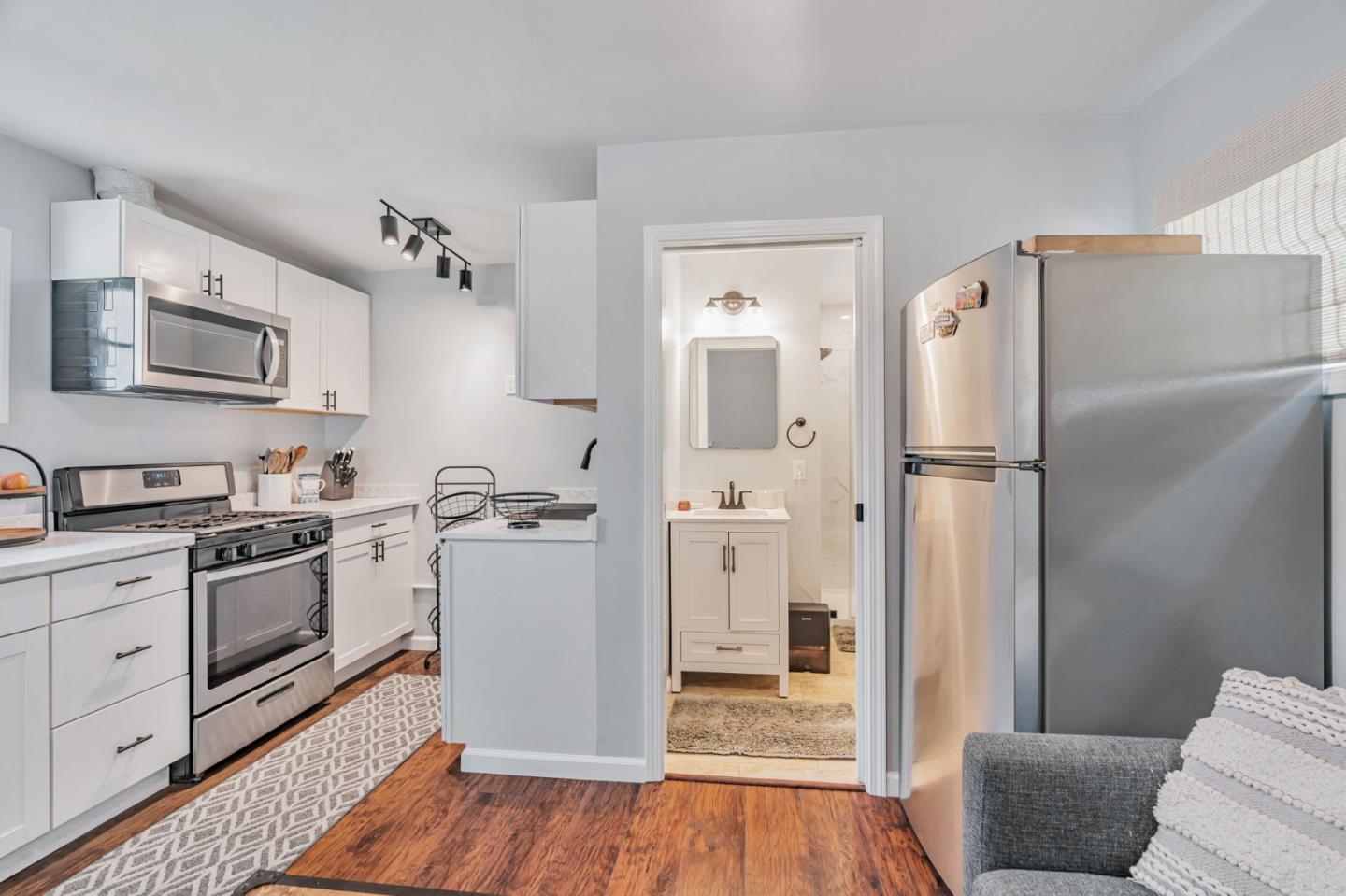Detail Gallery Image 13 of 37 For 127 Gardiner Ave a,  South San Francisco,  CA 94080 - 1 Beds | 1 Baths