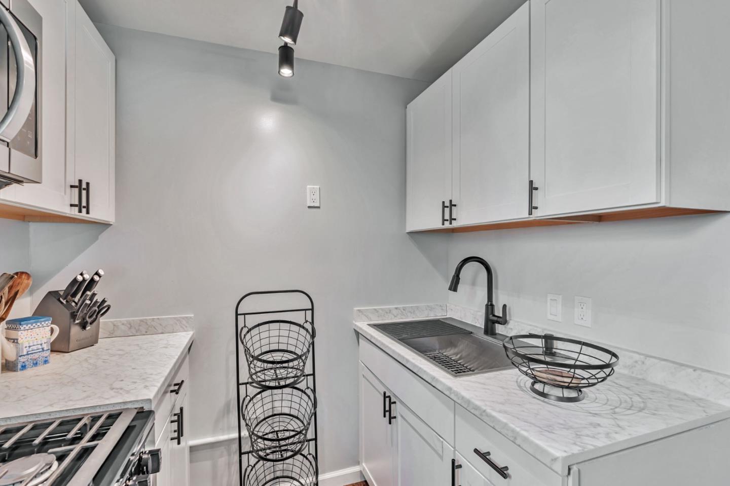 Detail Gallery Image 25 of 37 For 127 Gardiner Ave a,  South San Francisco,  CA 94080 - 1 Beds | 1 Baths