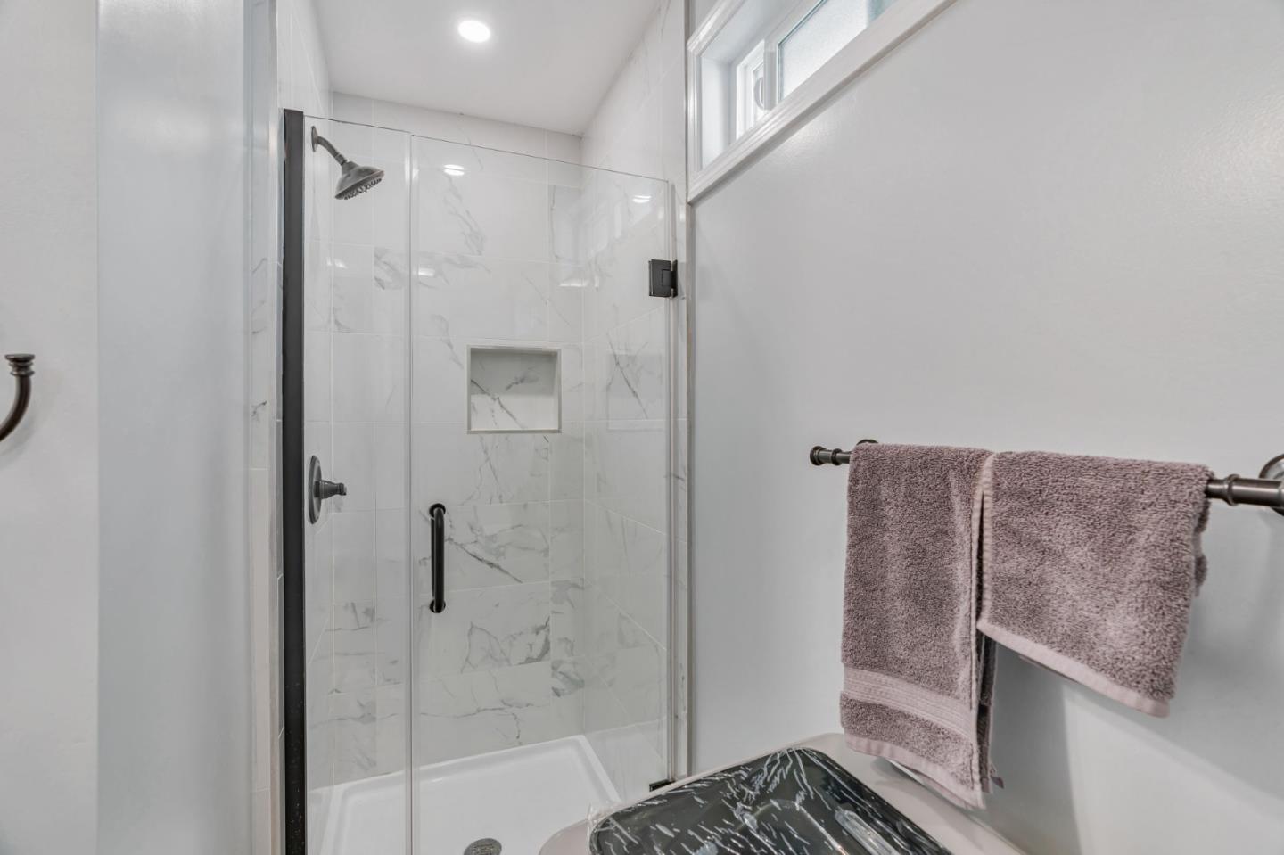 Detail Gallery Image 34 of 37 For 127 Gardiner Ave a,  South San Francisco,  CA 94080 - 1 Beds | 1 Baths