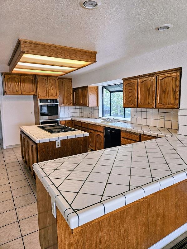 Detail Gallery Image 3 of 13 For 1764 Seal Way, Discovery Bay,  CA 94505 - 3 Beds | 2/1 Baths
