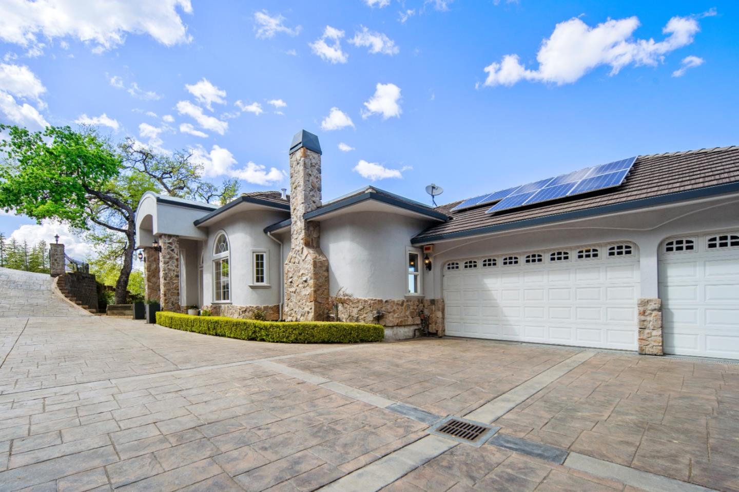 Detail Gallery Image 62 of 86 For 16060 Cerro Vista Dr, Los Gatos,  CA 95032 - 5 Beds | 3/1 Baths