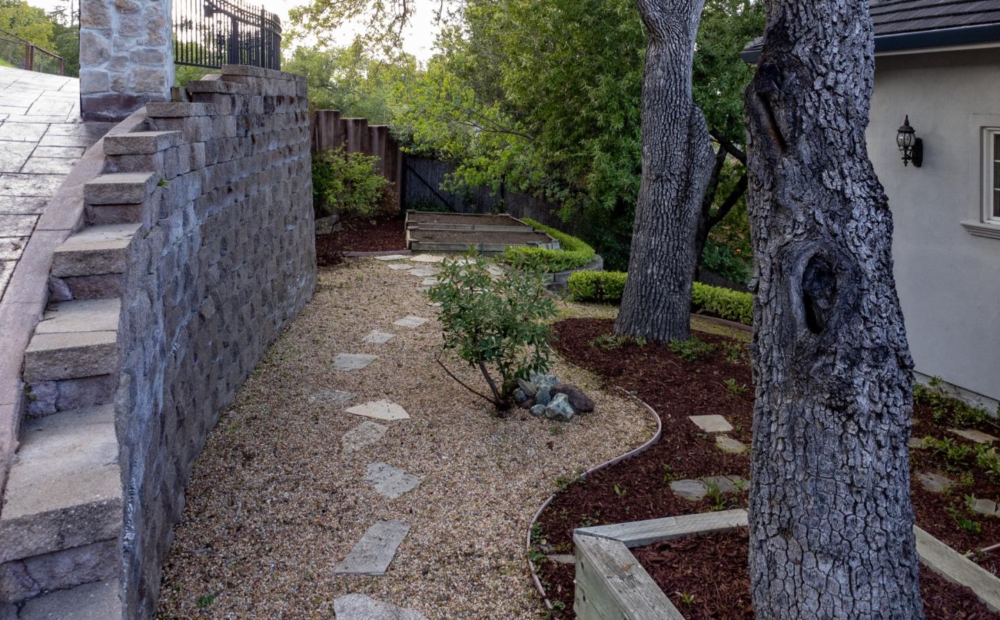 Detail Gallery Image 63 of 86 For 16060 Cerro Vista Dr, Los Gatos,  CA 95032 - 5 Beds | 3/1 Baths